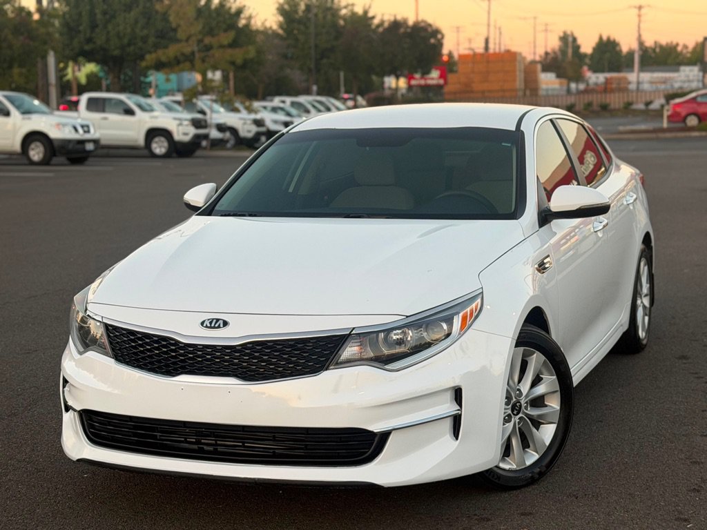 Used 2018 Kia Optima LX w/ 17" Alloy Wheels Package
