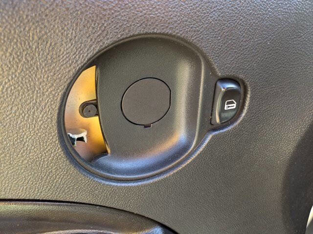 Used 2010 Chevrolet HHR LS image 13