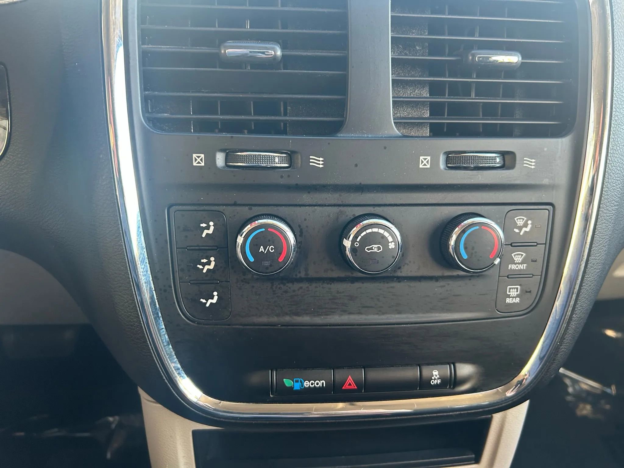 Used 2016 Dodge Grand Caravan American Value Package image 9