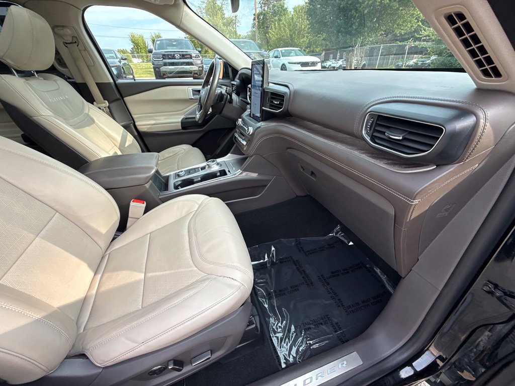 Used 2020 Ford Explorer Platinum w/ Premium Technology Package AWD/4WD image 45