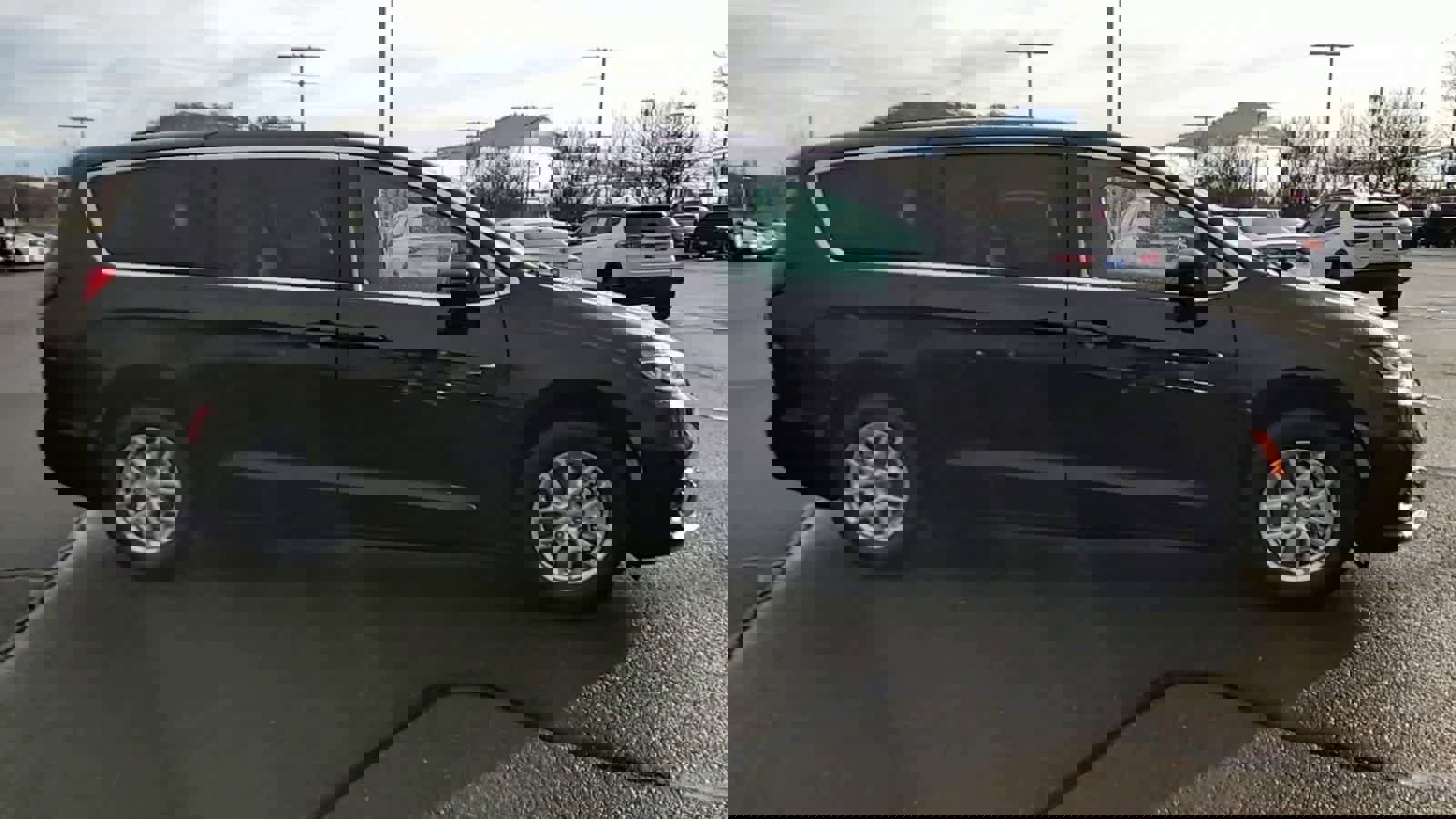 Certified 2024 Chrysler Pacifica Touring-L image 9