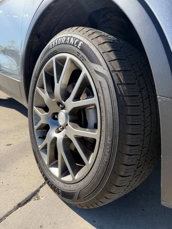 Used 2019 Buick Encore Sport Touring AWD/4WD image 9