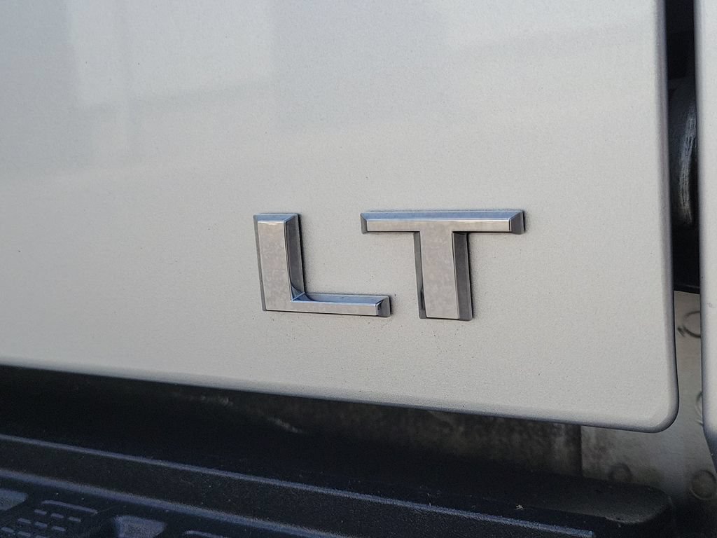 Used 2020 Chevrolet Silverado 1500 LT AWD/4WD image 7