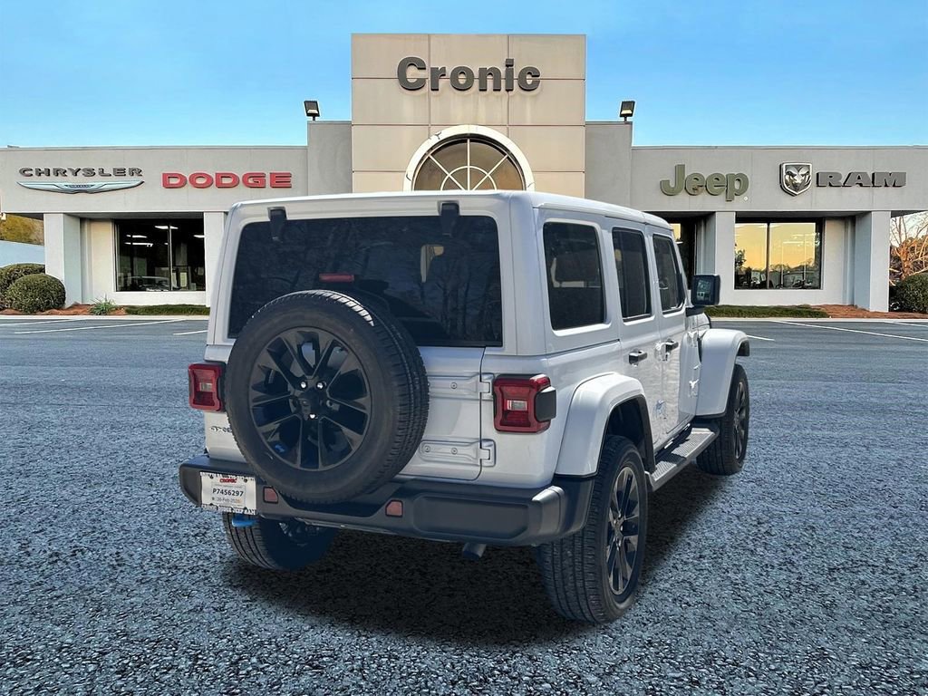 Used 2022 Jeep Wrangler Unlimited Sahara AWD/4WD image 3
