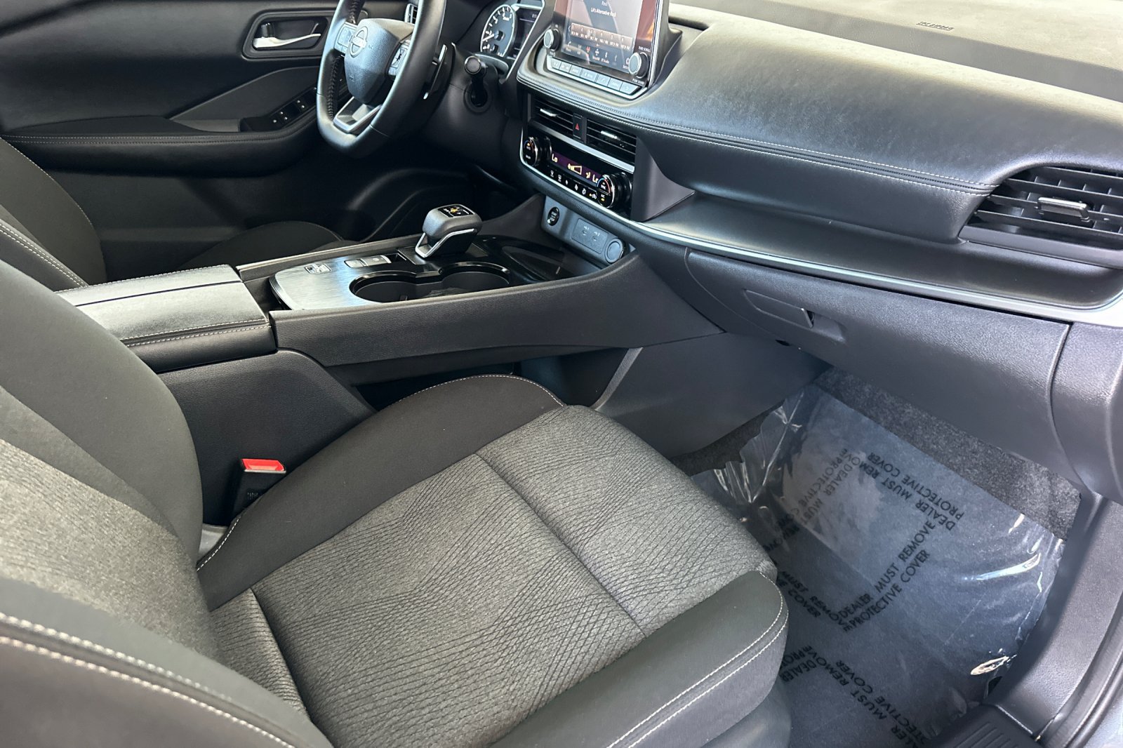 Used 2025 Nissan Rogue SV FWD image 20