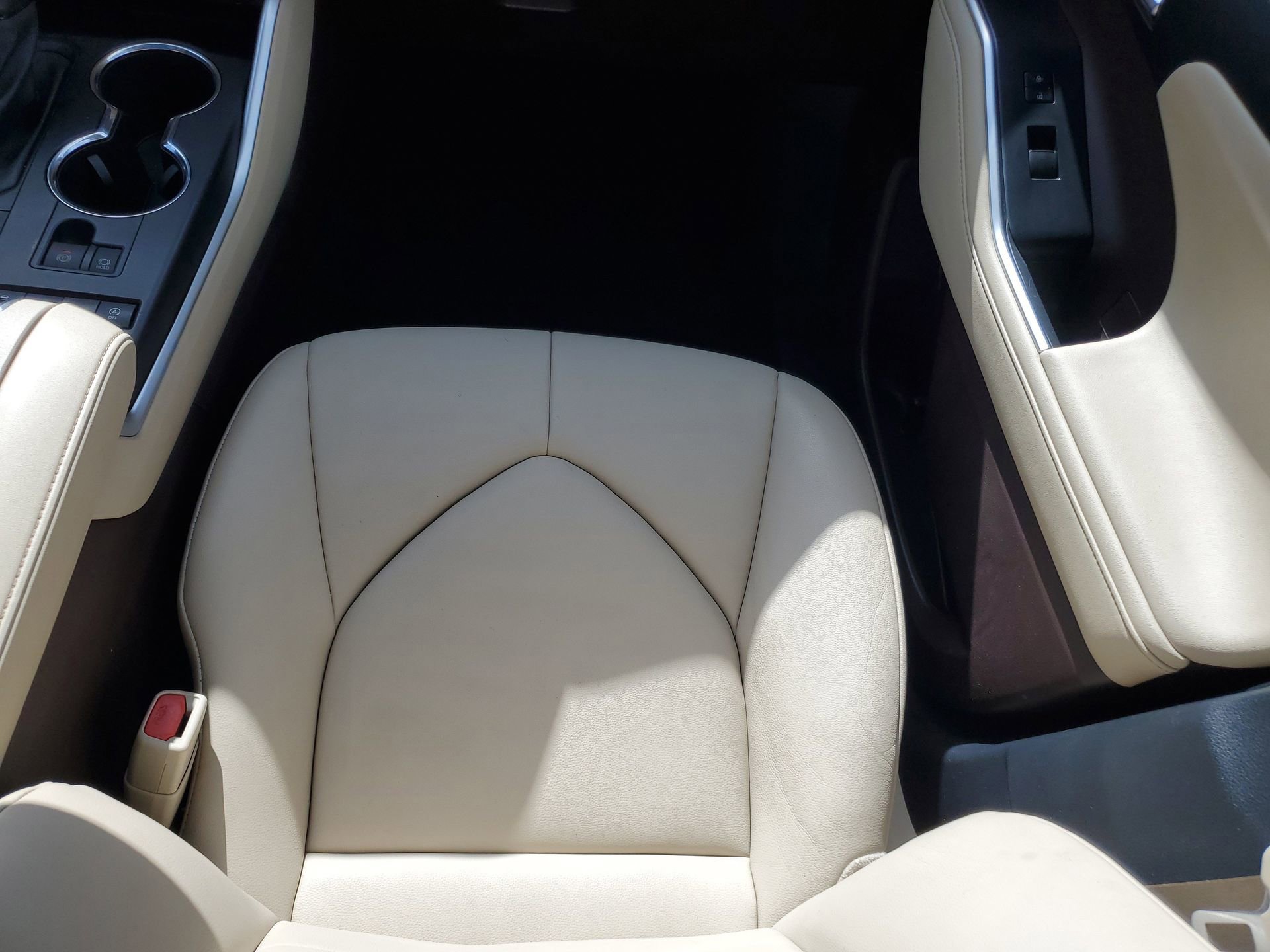 Used 2021 Toyota Highlander XLE image 17