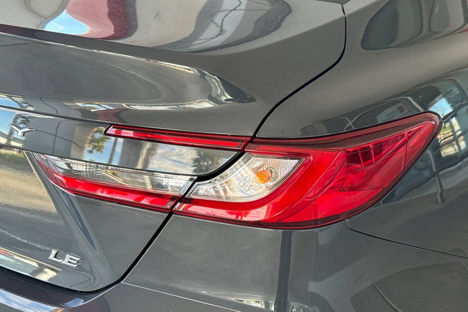 Used 2025 Toyota Camry LE image 7