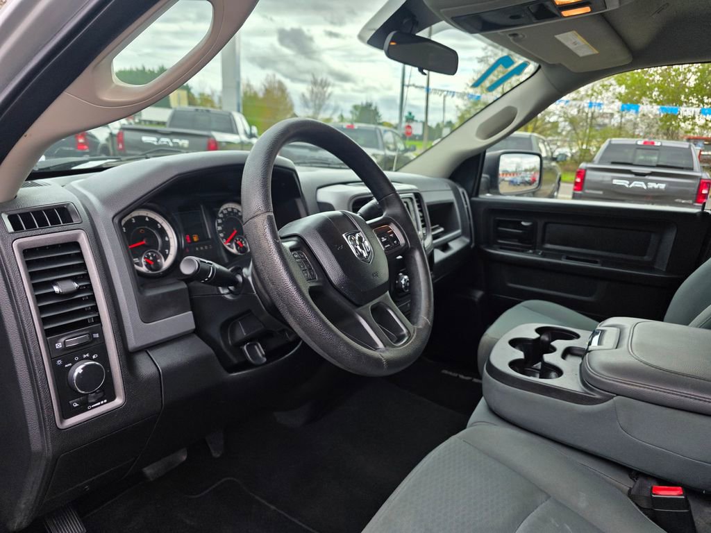Used 2017 RAM 1500 ST w/ SXT Appearance Group AWD/4WD image 9