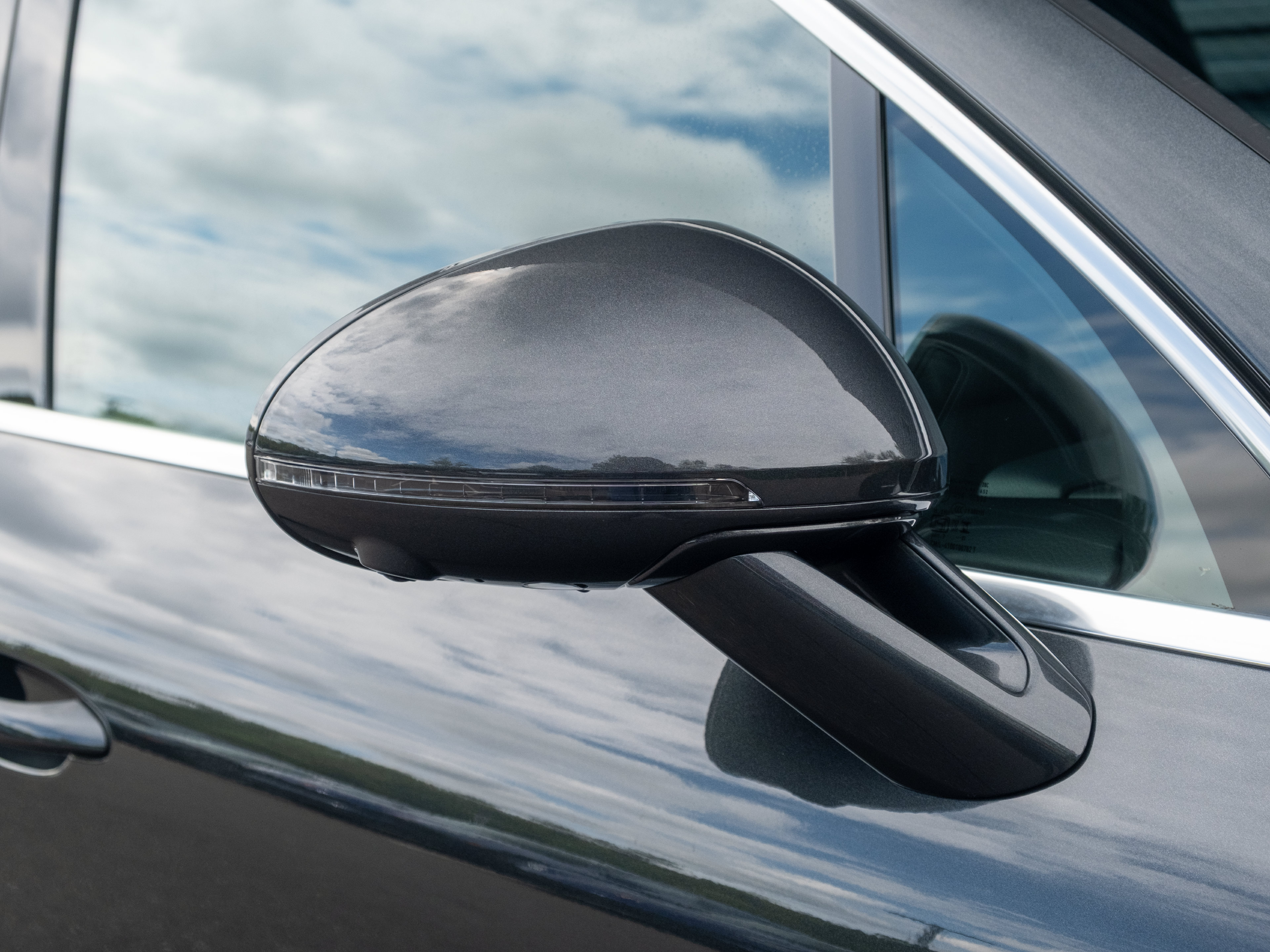 Certified 2023 Porsche Macan AWD/4WD image 17