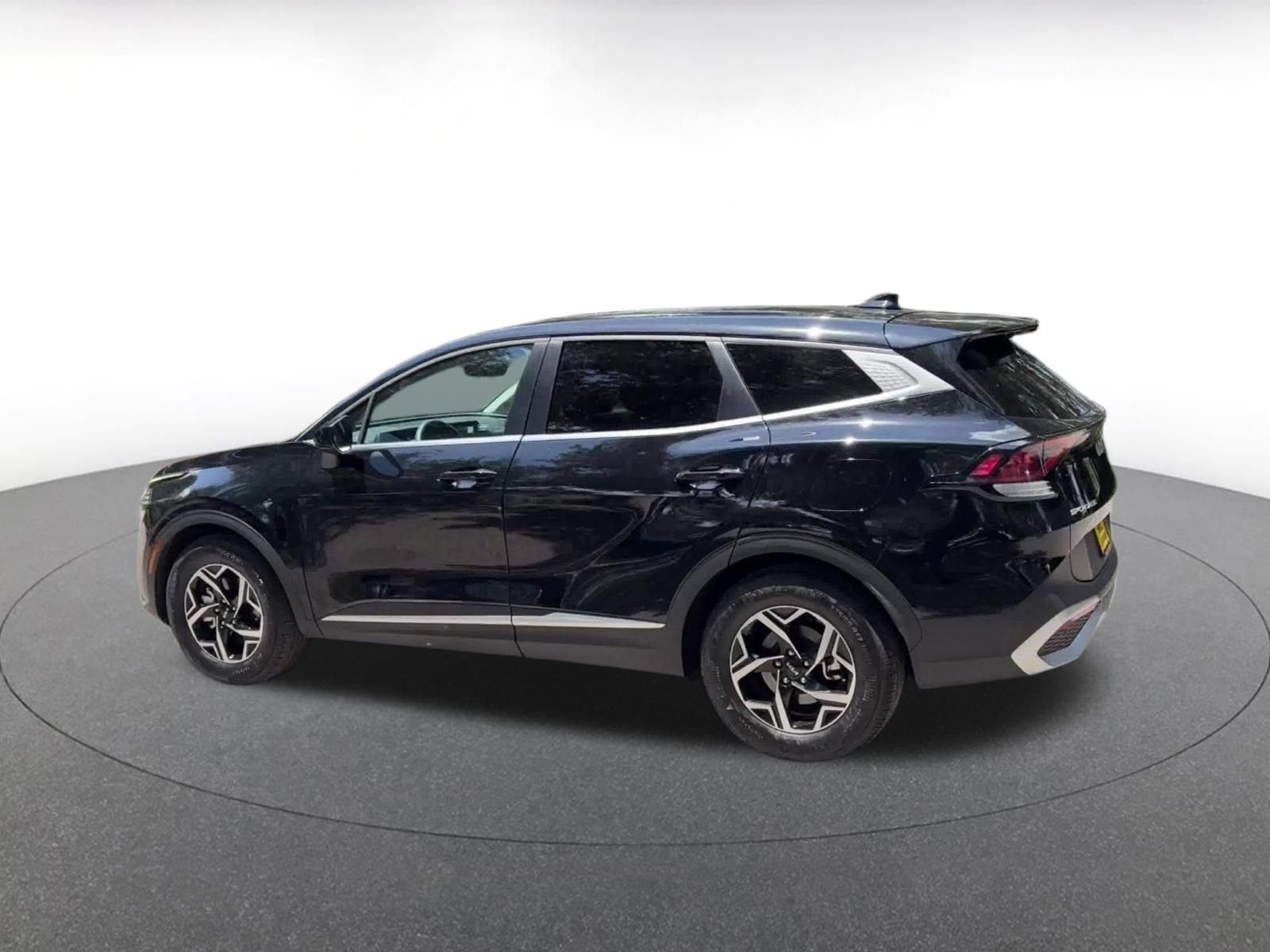 Used 2025 Kia Sportage LX FWD image 10