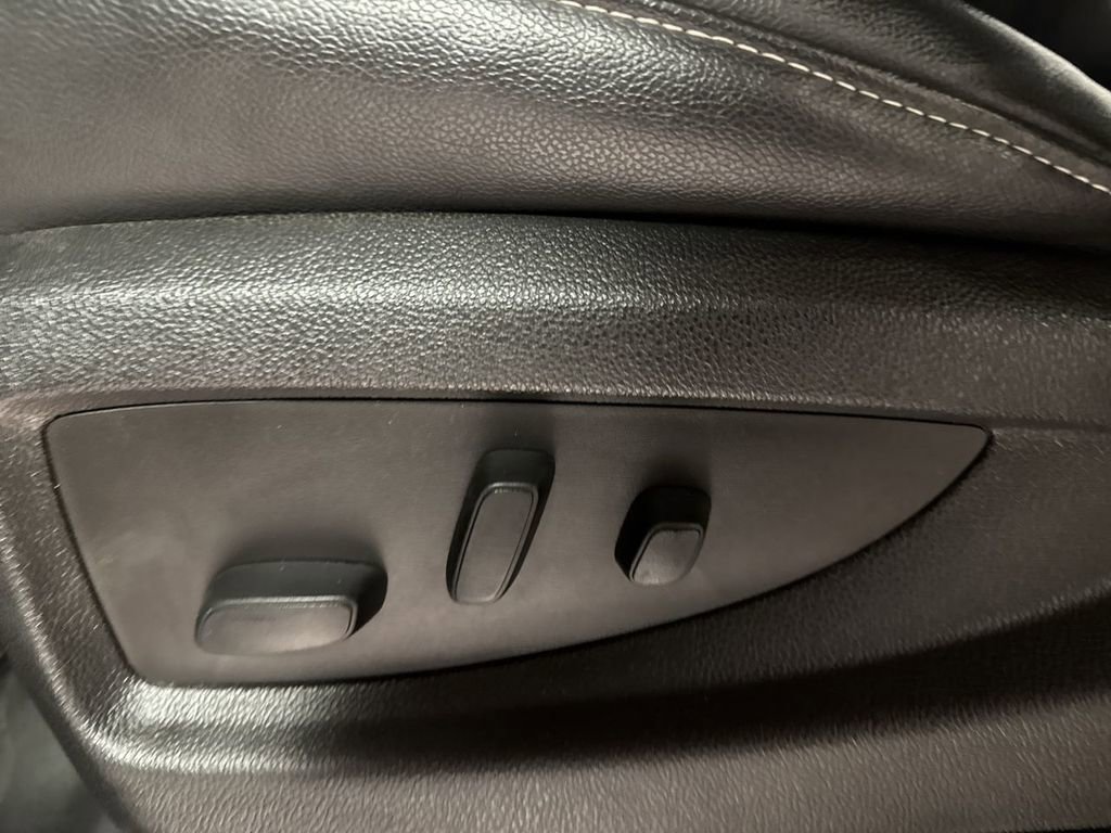 Used 2017 GMC Sierra 1500 SLT w/ SLT Premium Package image 17