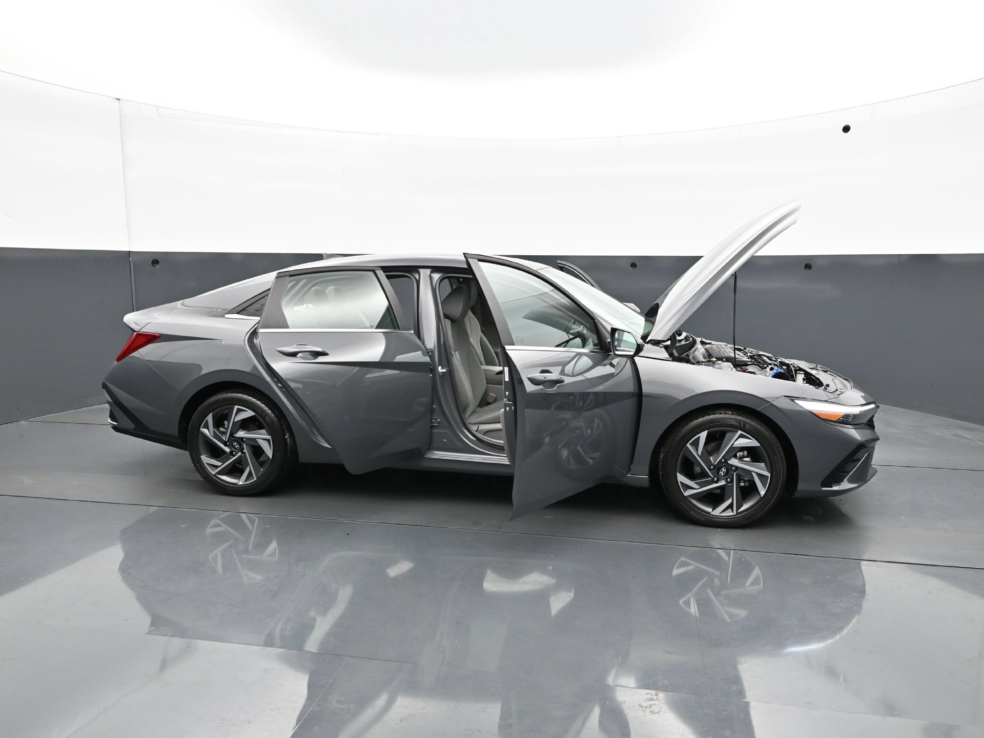 Used 2025 Hyundai Elantra SEL FWD image 38