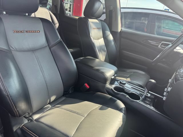 Used 2019 Nissan Pathfinder SL AWD/4WD image 5