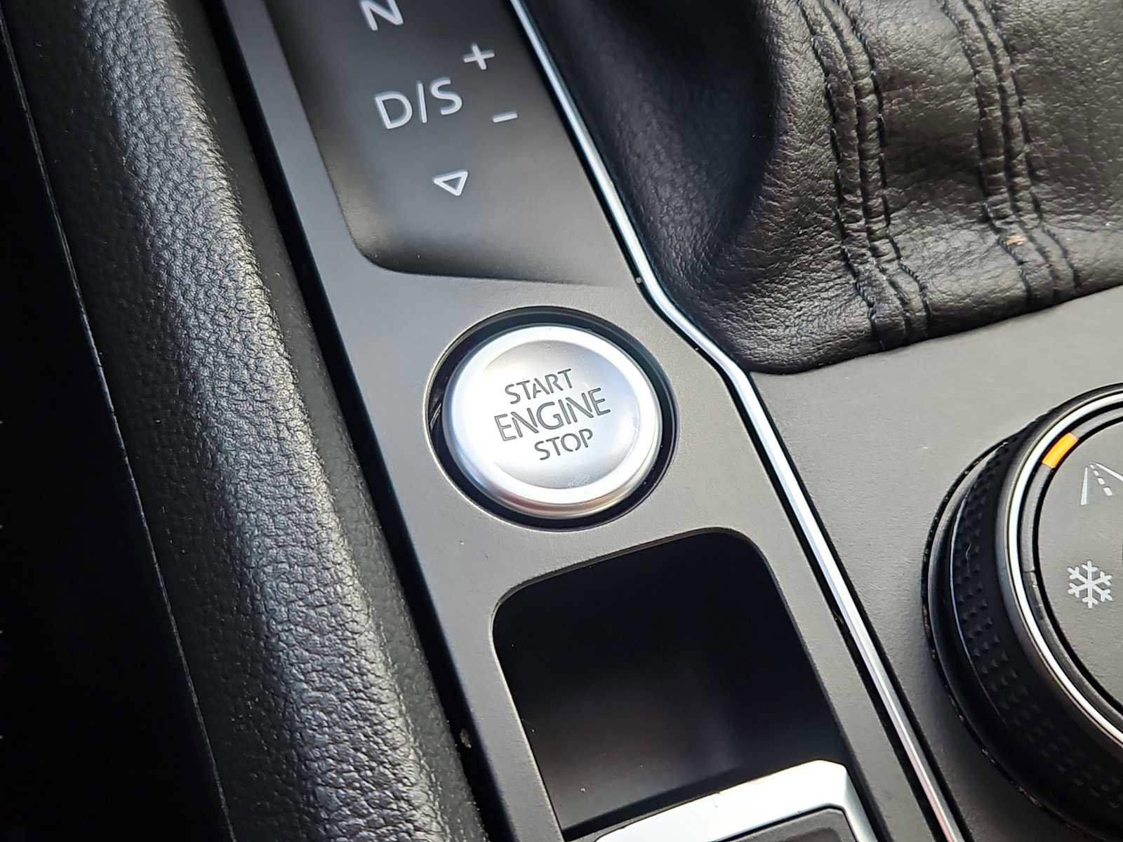 Used 2019 Volkswagen Atlas SE w/ Towing Package image 22