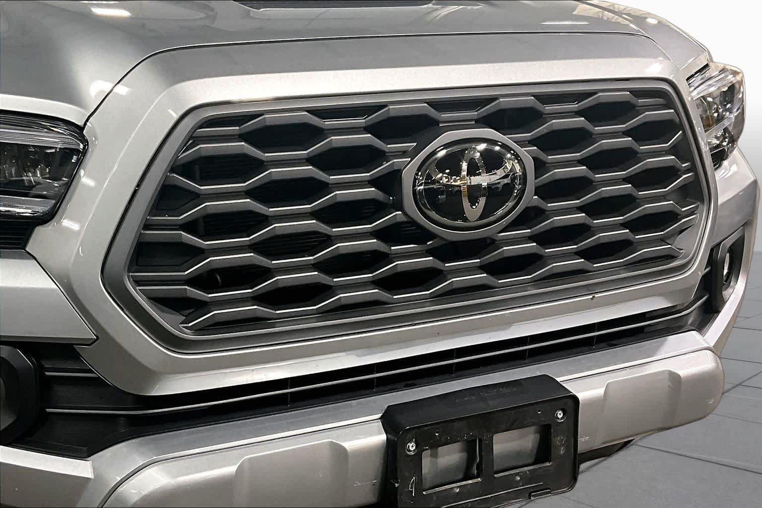 Used 2023 Toyota Tacoma TRD Sport w/ Technology Package AWD/4WD image 30