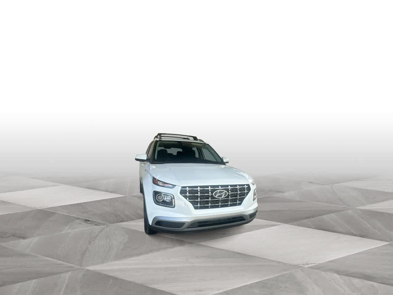 Used 2024 Hyundai Venue SEL FWD image 2