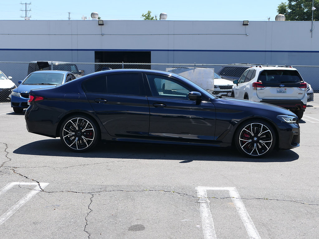 Used 2023 BMW M550i xDrive w/ Executive Package AWD/4WD image 3