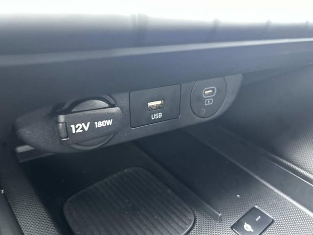 Certified 2025 Hyundai Elantra Sport image 30