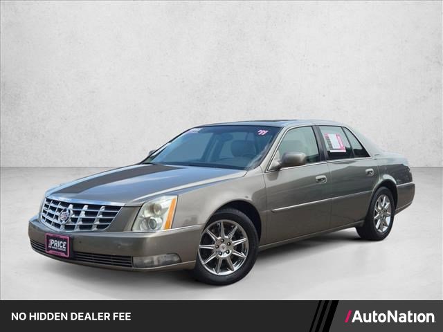 Used 2011 Cadillac DTS Luxury FWD image 1