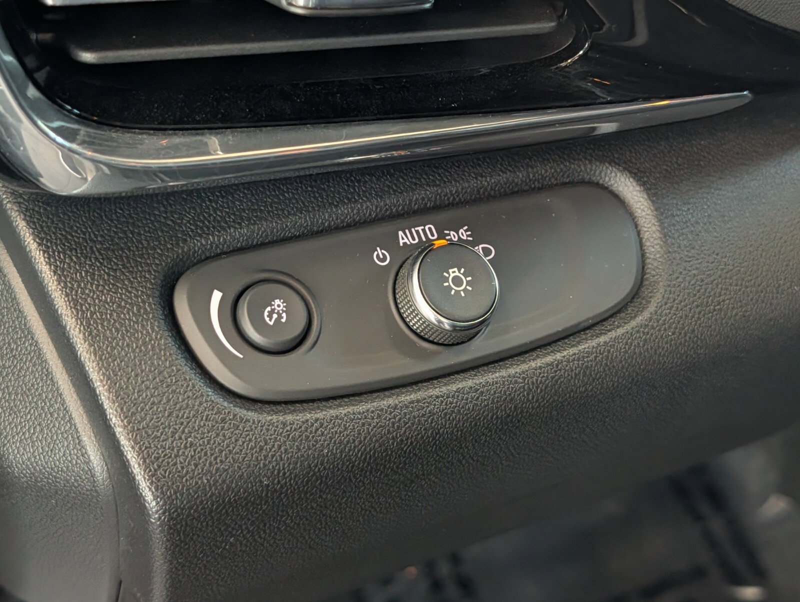 Used 2025 Buick Envista Sport Touring w/ Convenience I Package image 16