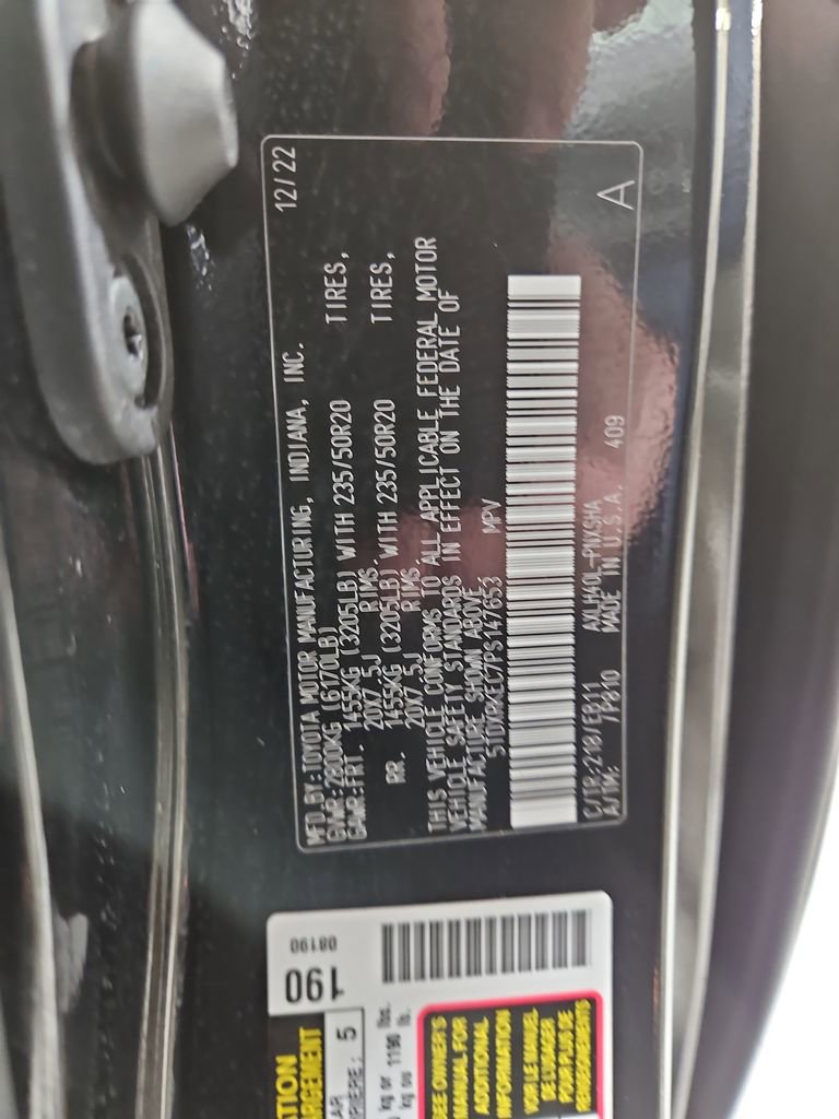 Used 2023 Toyota Sienna XSE FWD image 31