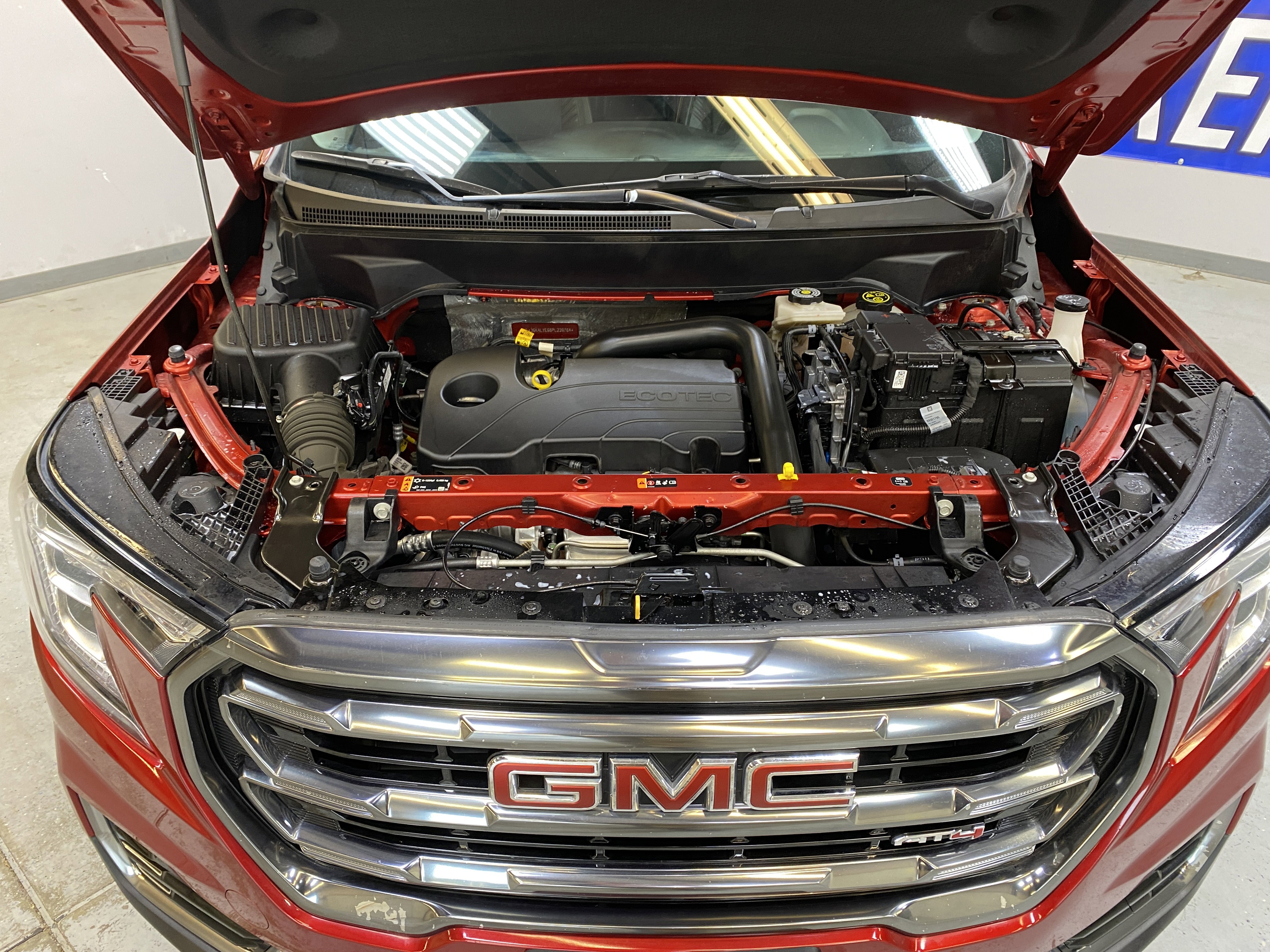 Used 2023 GMC Terrain AT4 image 9