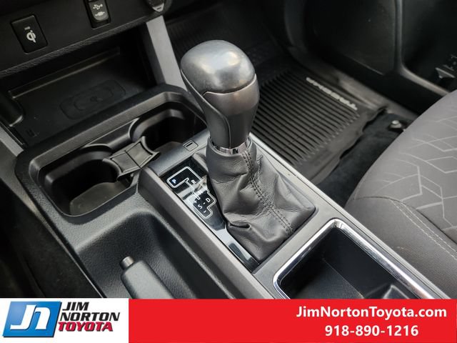 Used 2017 Toyota Tacoma TRD Off-Road w/ Tow Package (A/T) AWD/4WD image 21