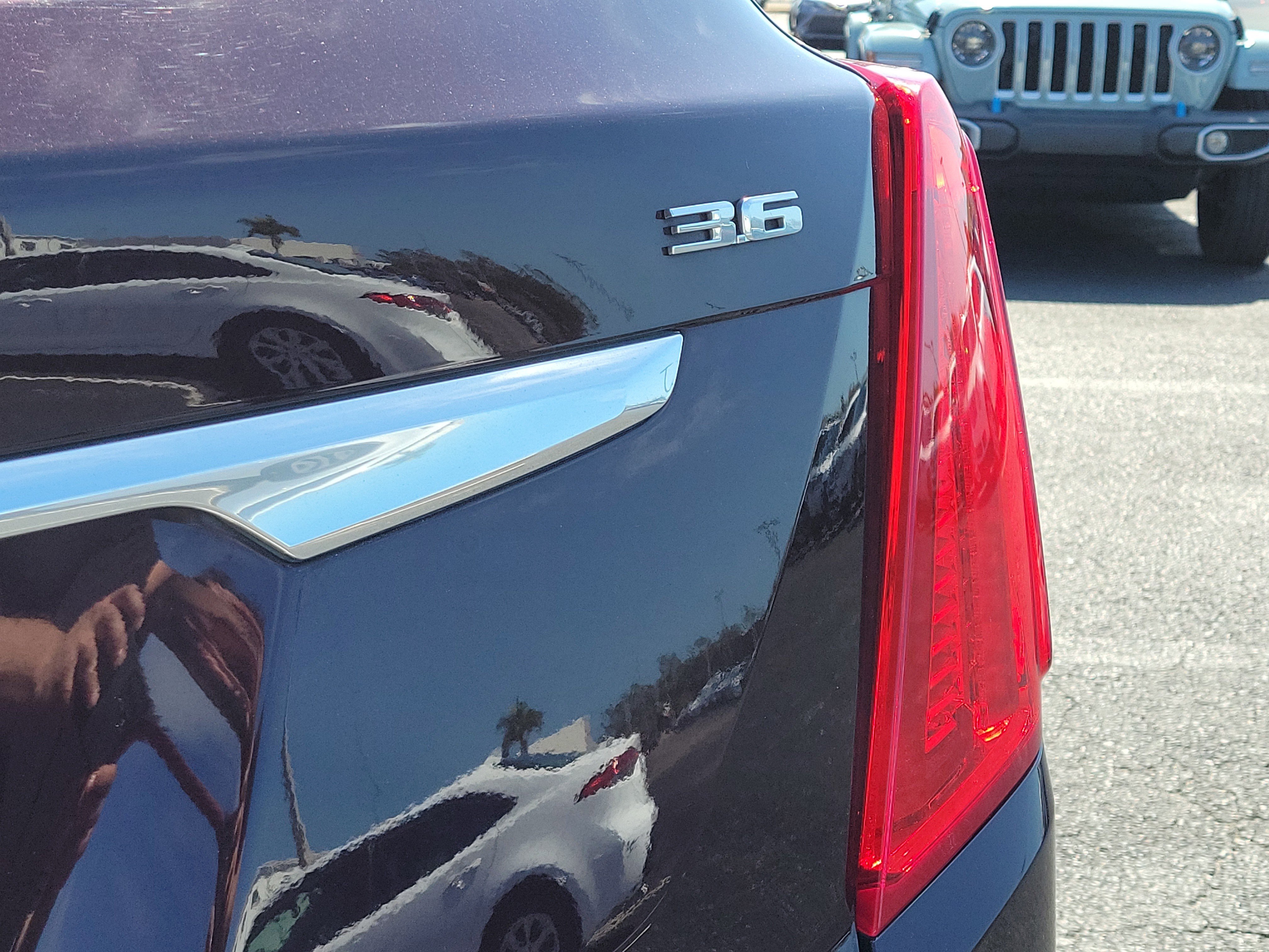 Used 2017 Cadillac XT5 Luxury w/ Driver Awareness Package image 13