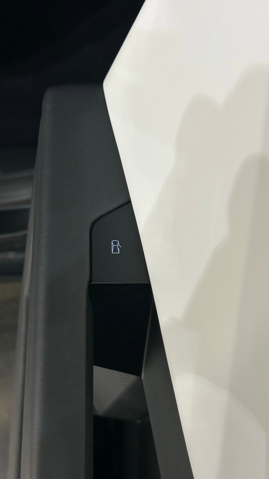 Used 2024 Tesla Cybertruck AWD Crew Cab image 61