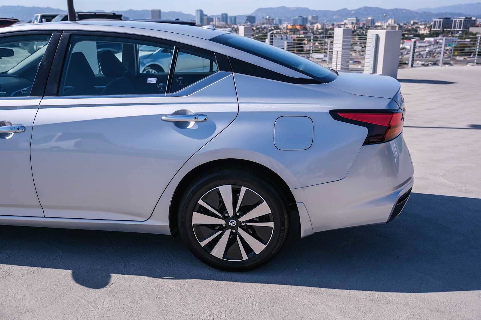 Used 2021 Nissan Altima 2.5 SV FWD image 8