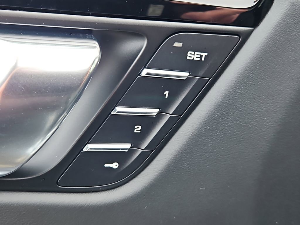 New 2026 Porsche Macan S image 18
