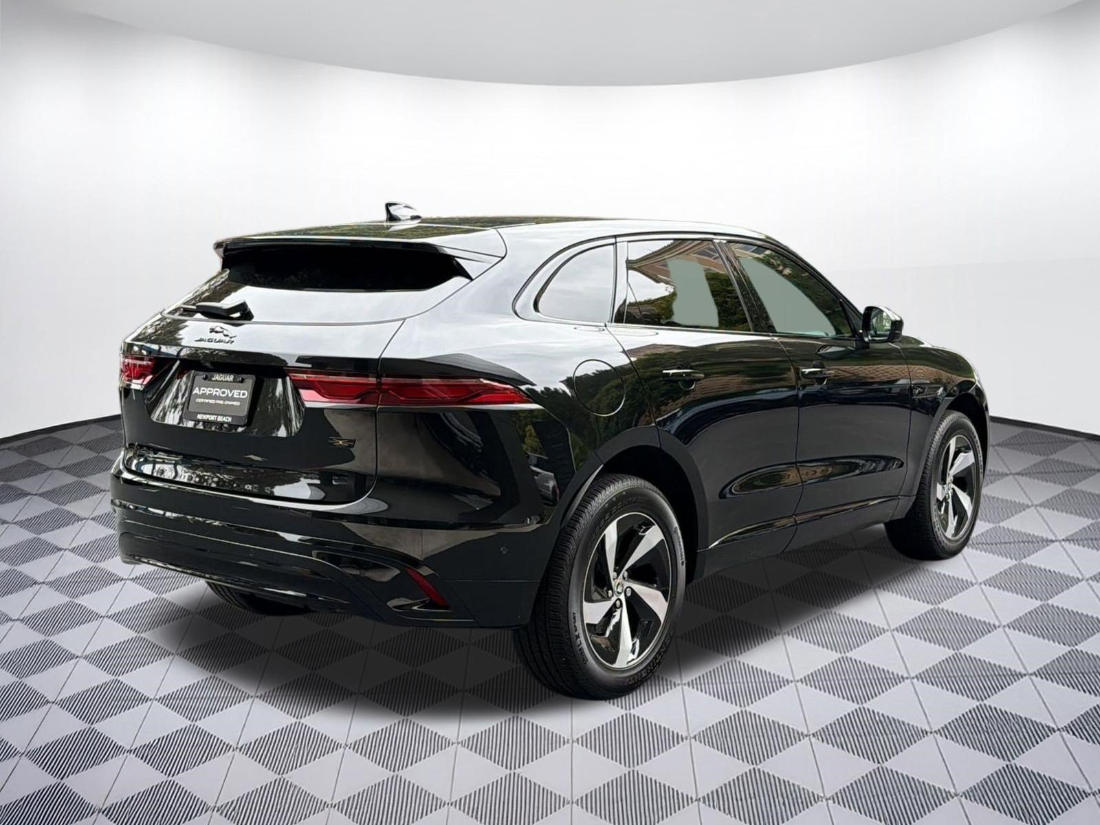 Used 2026 Jaguar F-PACE R-Dynamic S AWD/4WD image 9