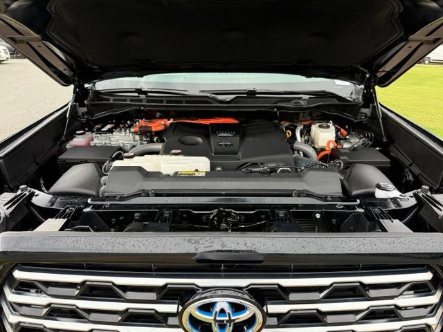 Used 2024 Toyota Tundra Capstone AWD/4WD image 31
