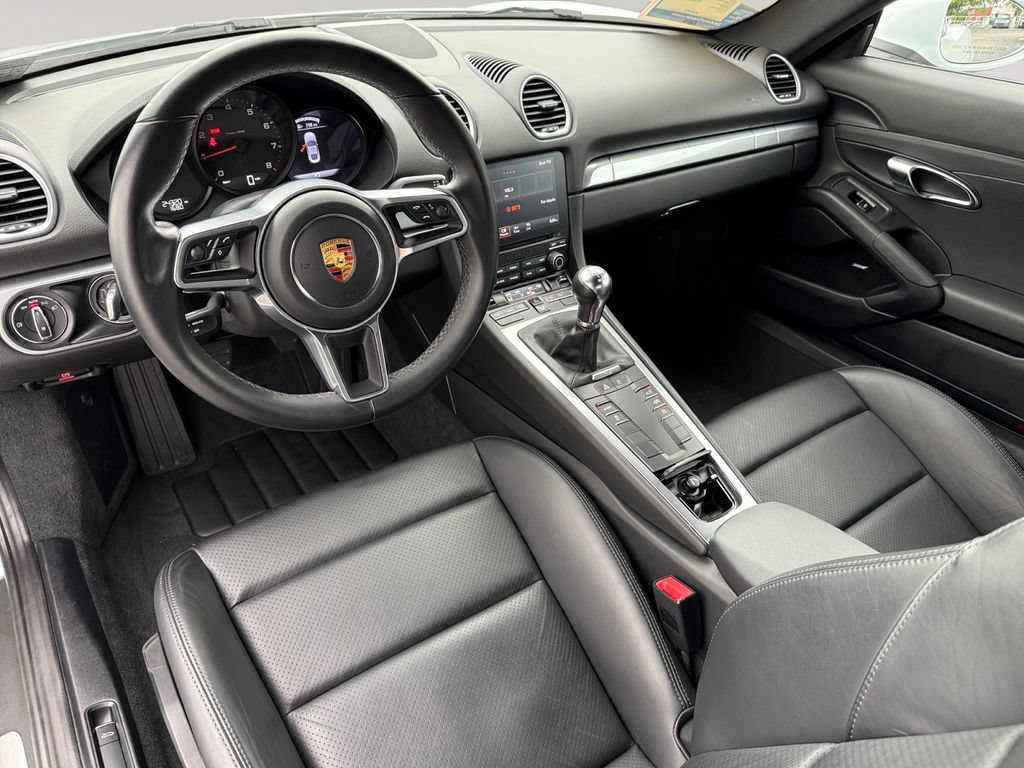 Used 2019 Porsche 718 Cayman RWD image 10