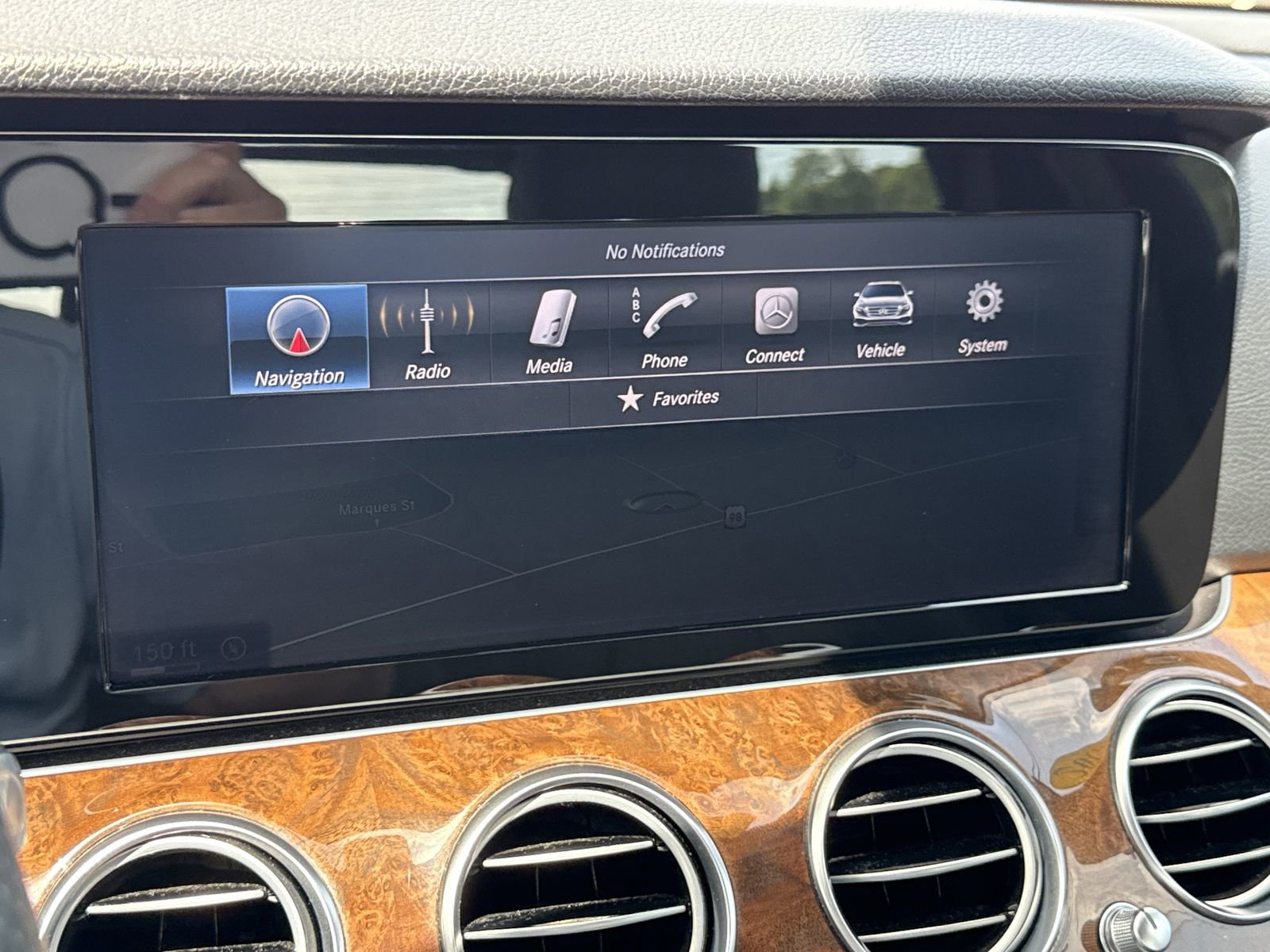Used 2017 Mercedes-Benz E 300 4MATIC image 19
