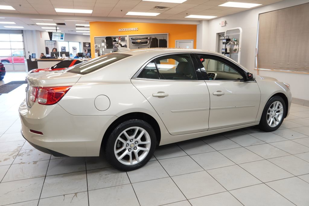 Used 2015 Chevrolet Malibu LT w/ Power Convenience Package FWD image 10