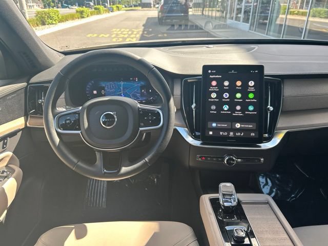 Certified 2025 Volvo XC90 B5 Plus AWD/4WD image 19