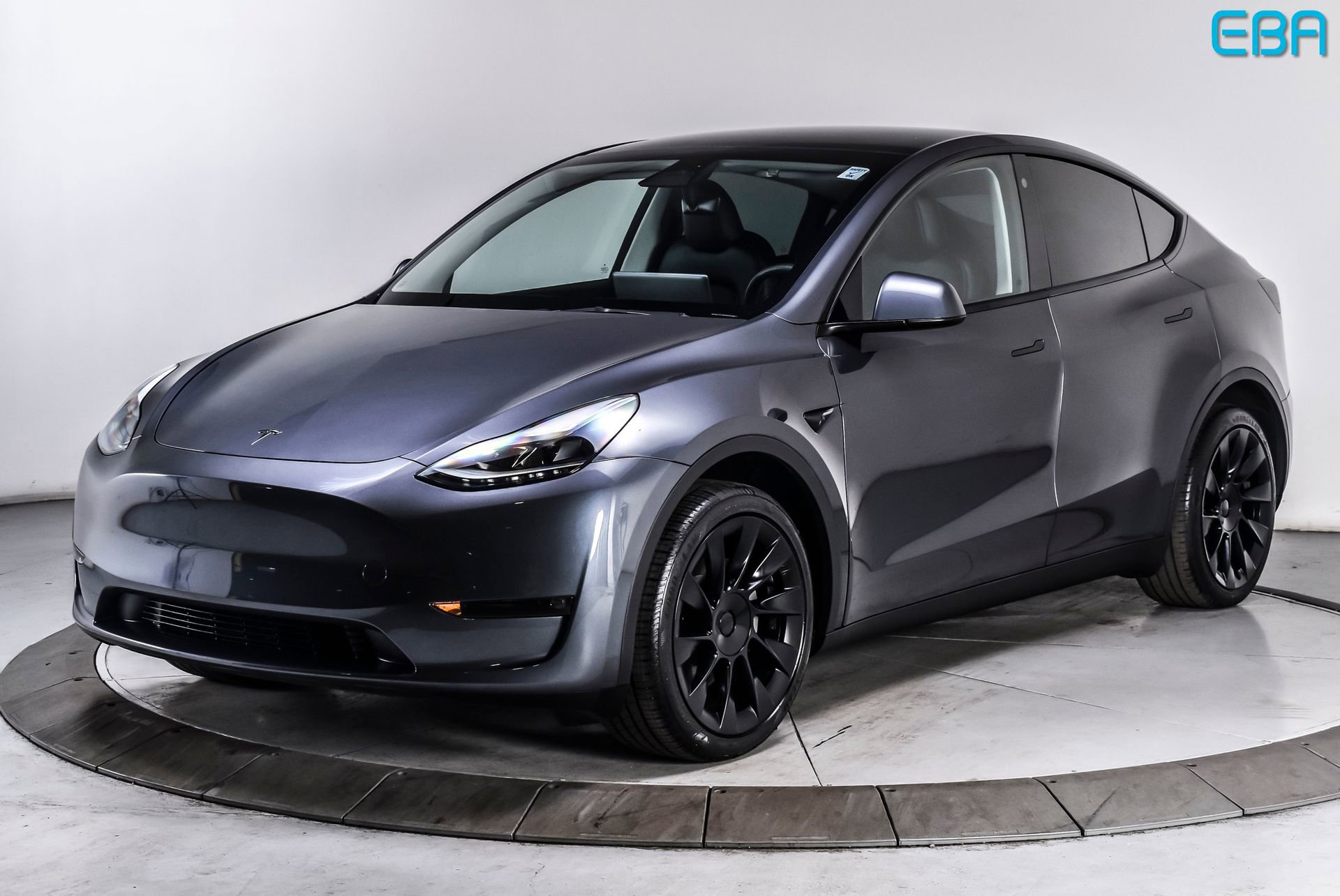 Used 2023 Tesla Model Y Long Range AWD/4WD image 2