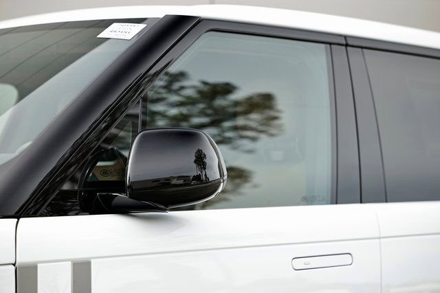 New 2026 Land Rover Range Rover Long Wheelbase SE image 4