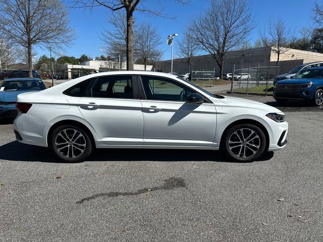 Used 2025 Volkswagen Jetta Sport image 4