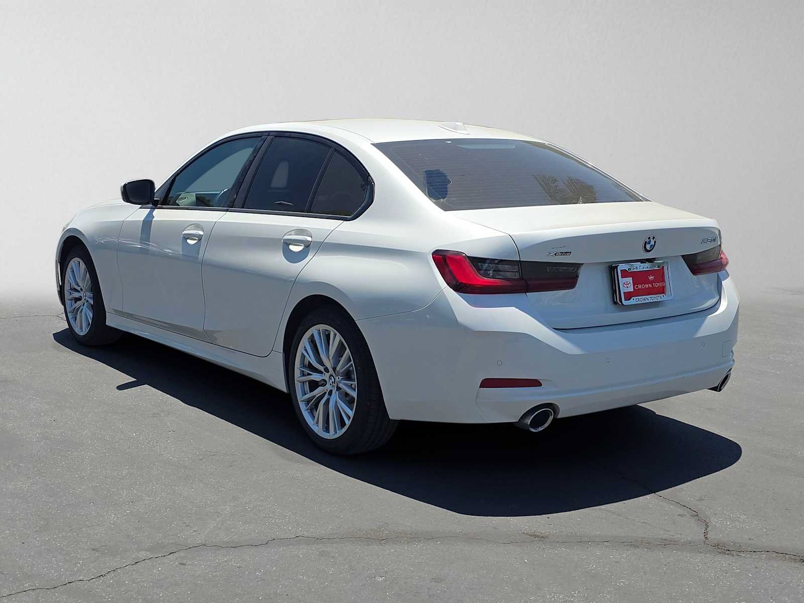 Used 2023 BMW 330i xDrive Sedan w/ Driving Assistance Package AWD/4WD image 5