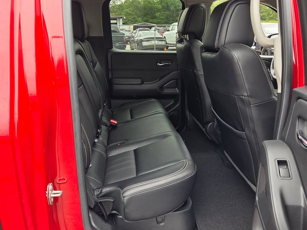 Certified 2025 Nissan Frontier SL AWD/4WD image 12
