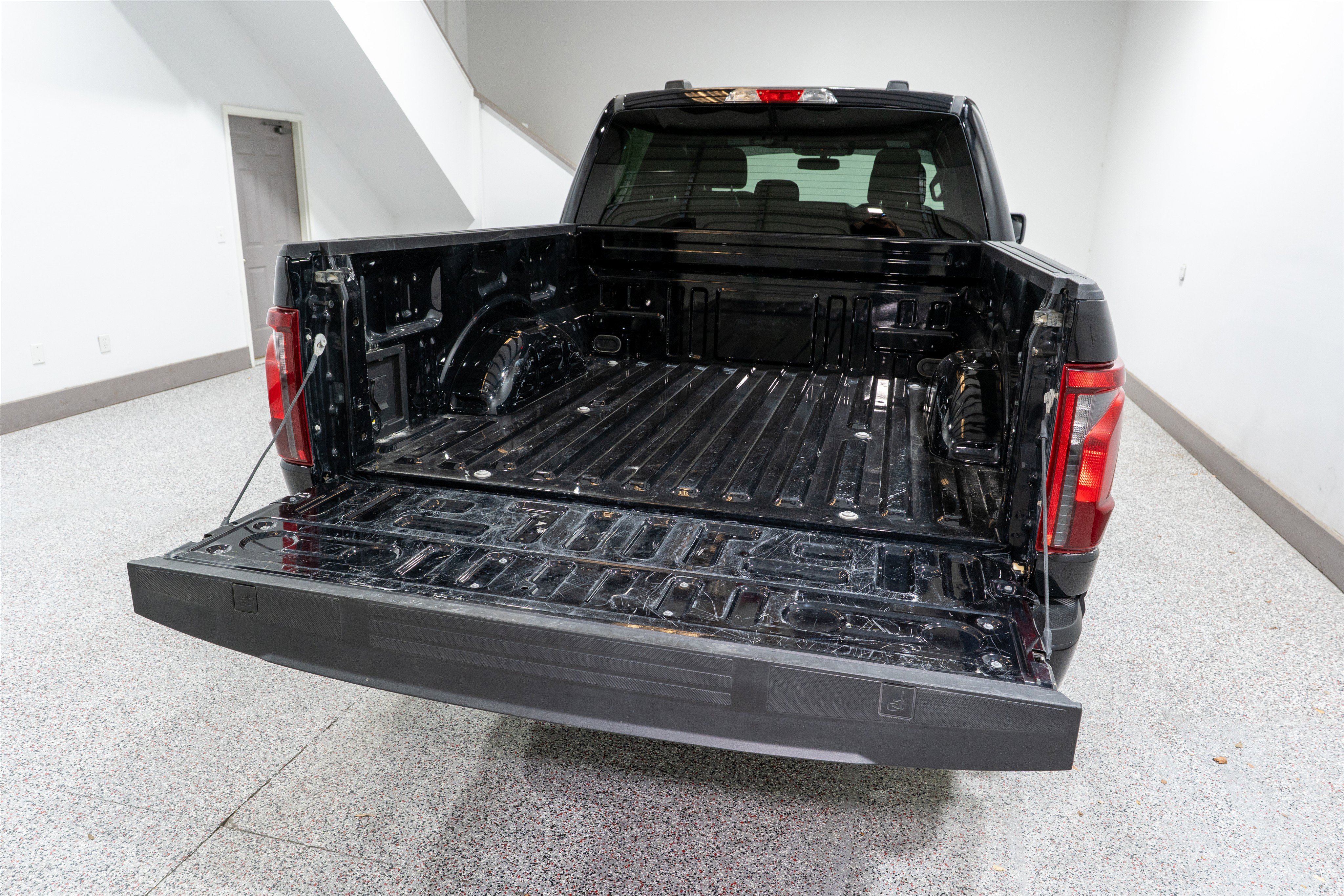 Used 2024 Ford F150 XLT w/ XLT Black Appearance Package image 11