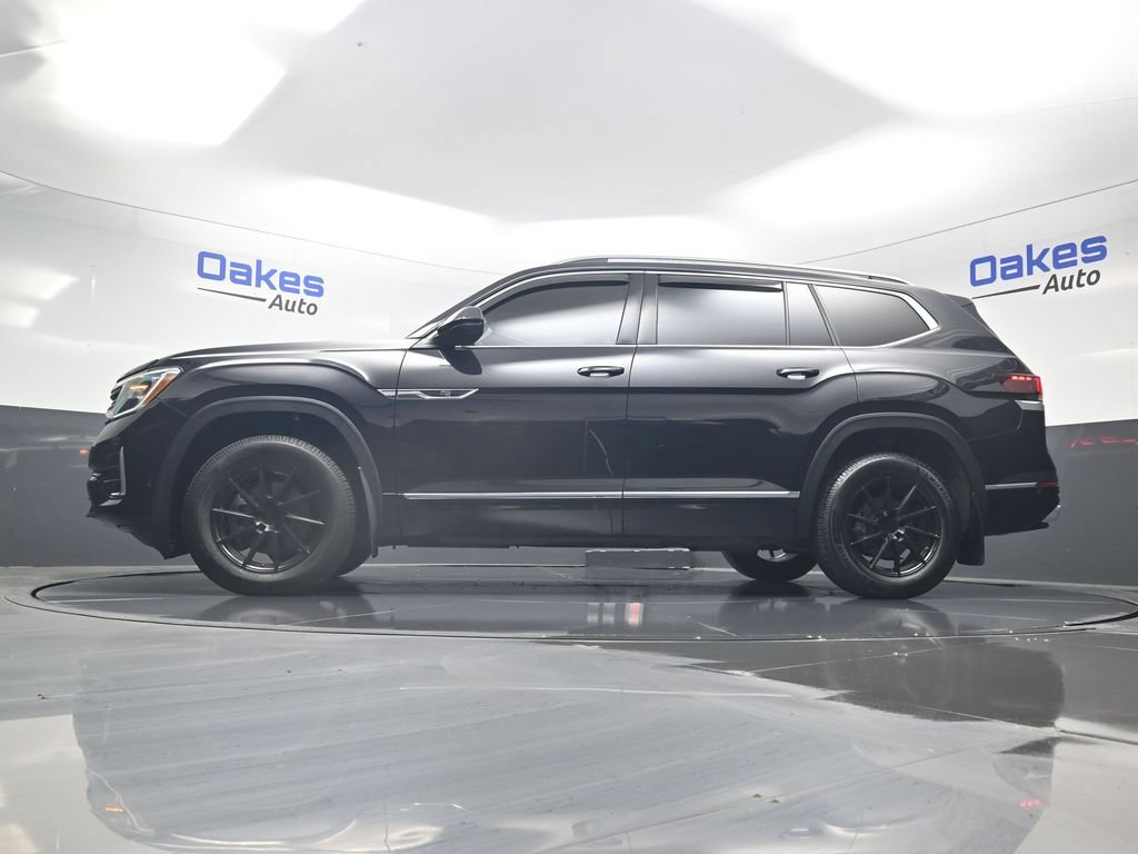 Used 2024 Volkswagen Atlas SEL Premium R-Line AWD/4WD image 44