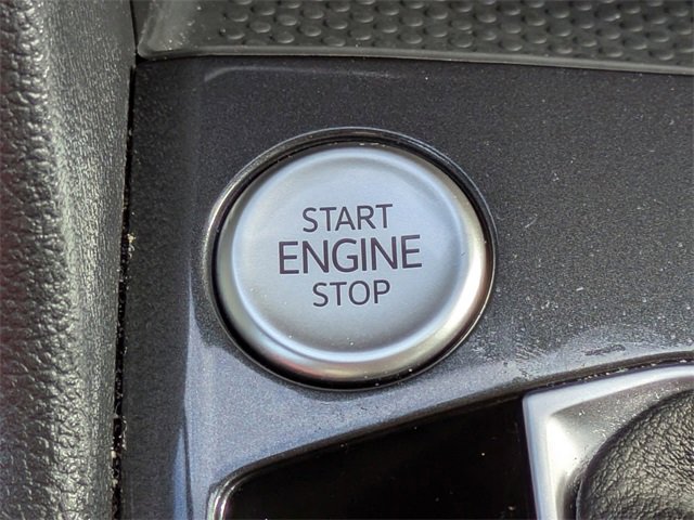 Used 2024 Volkswagen Tiguan SE image 33