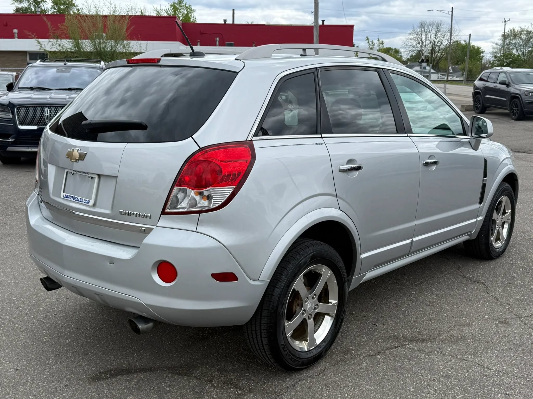 Used 2012 Chevrolet Captiva Sport LT FWD image 5