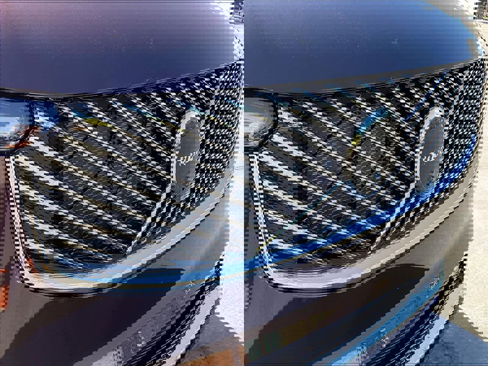 New 2026 Volvo XC90 T8 Plus w/ Protection Package Premier image 34