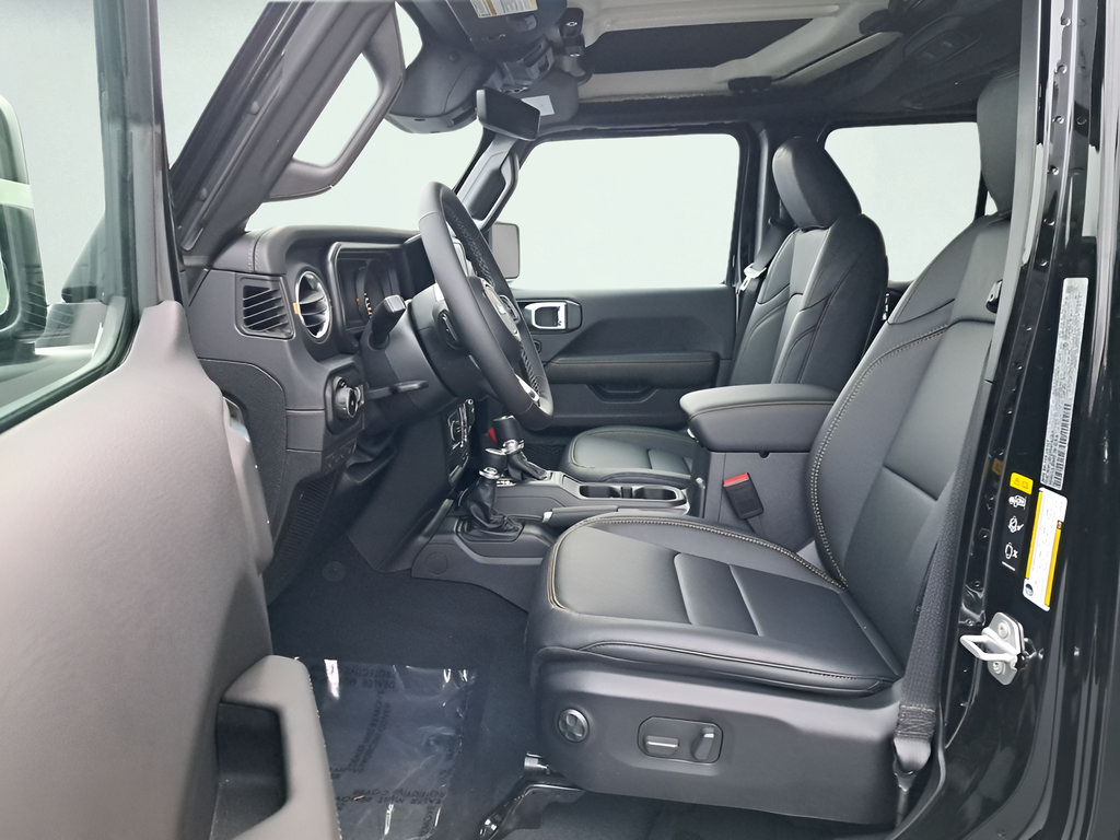 New 2026 Jeep Wrangler Unlimited Sahara AWD/4WD image 10