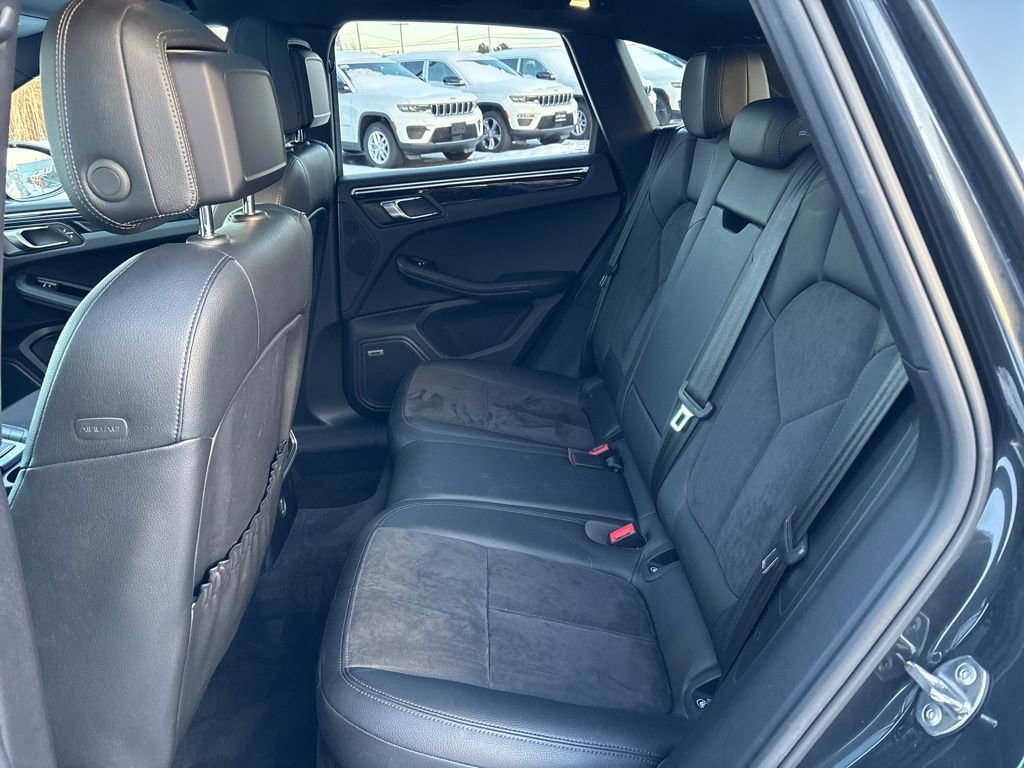 Used 2018 Porsche Macan Base image 29