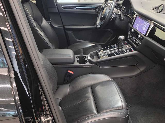 Used 2024 Porsche Macan AWD/4WD image 11